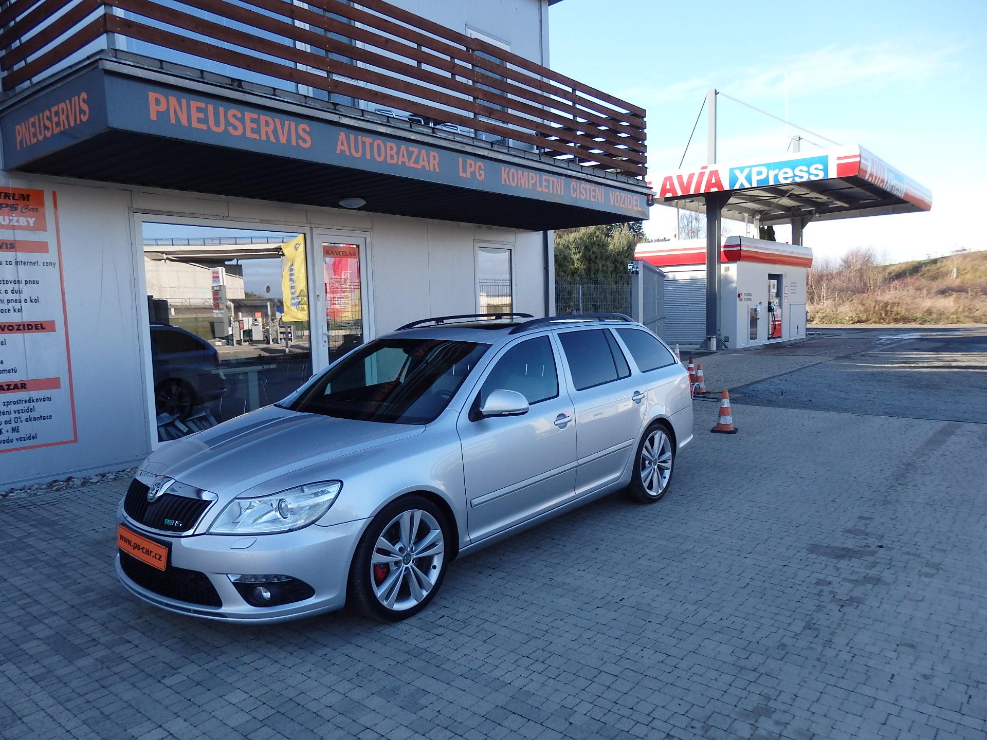 Škoda Octavia COMBI RS 2.0 TSI 147 kW NAVI