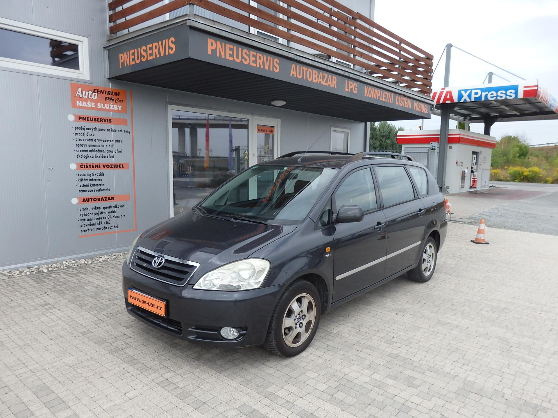 Toyota Avensis Verso 2.0 VVT-i 110 kW KLIMA 7 MÍST