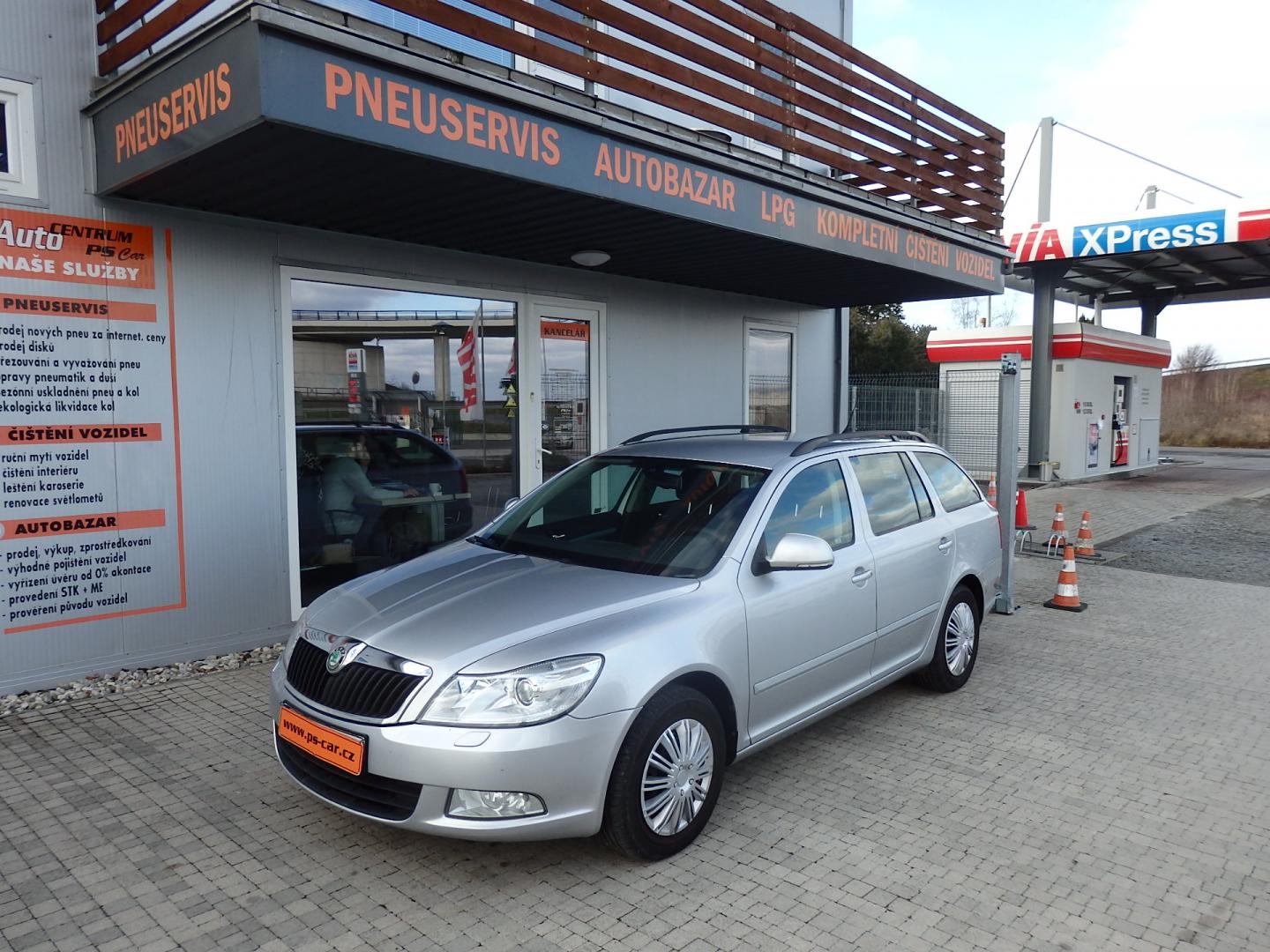 Škoda Octavia 1.8 TSI 118 kW XENONY, ZÁVĚS
