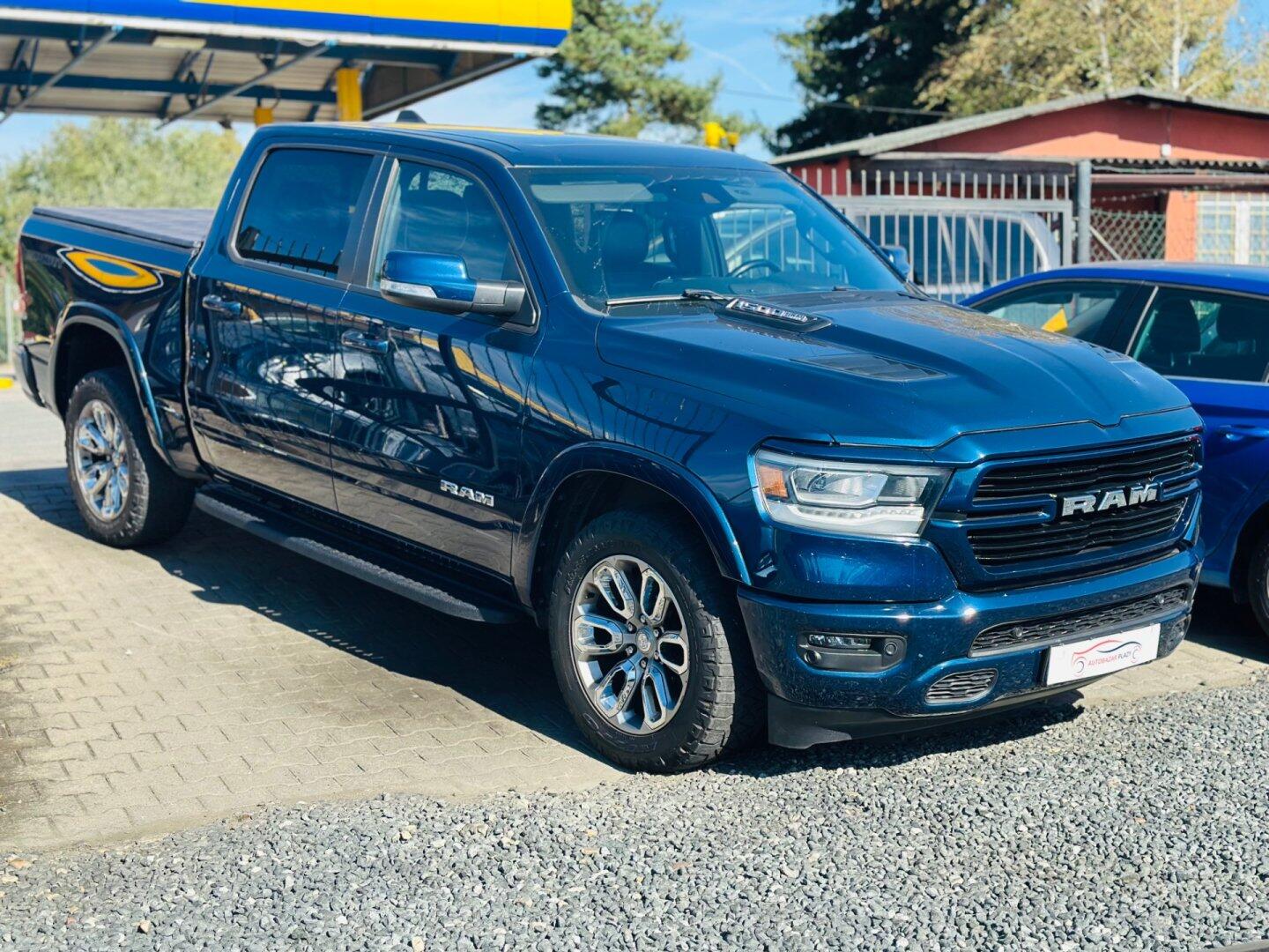 RAM 1500 5.7HEMI V8 LARAMIE SPORT