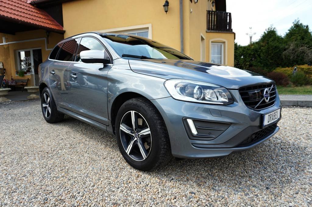 Volvo XC60 R-DESING 2,4 D4 140 kW
