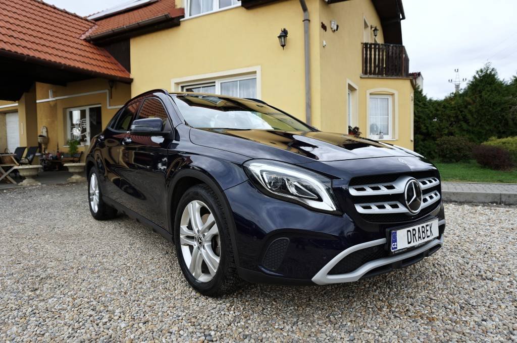 Mercedes-Benz GLA 2,0 220 135 kW