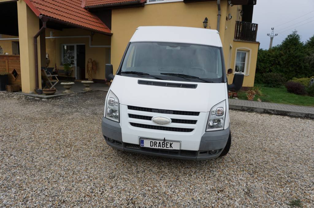Ford Transit 2,2 nové v ČR.