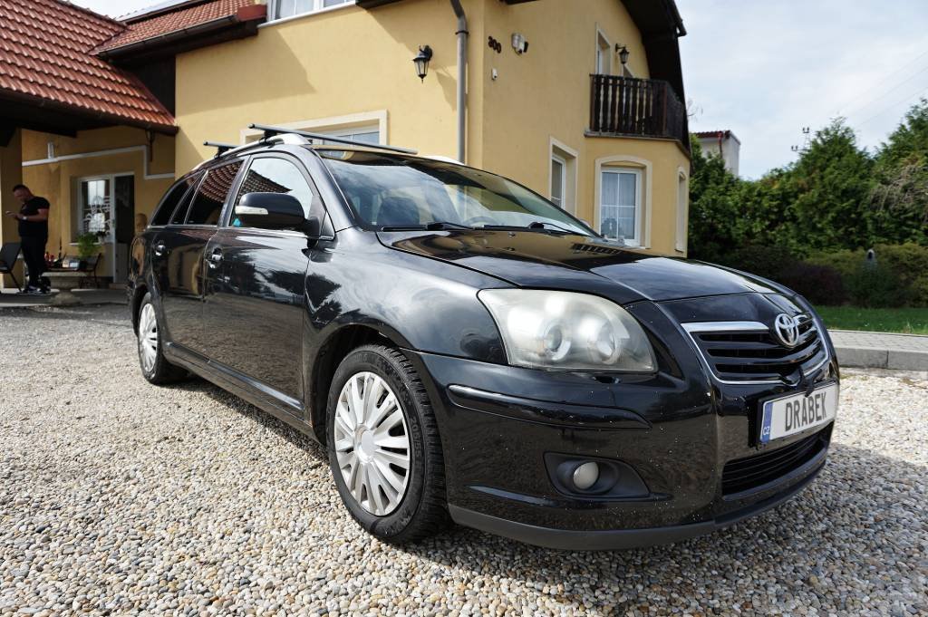 Toyota Avensis 2,4 16V 120 kW