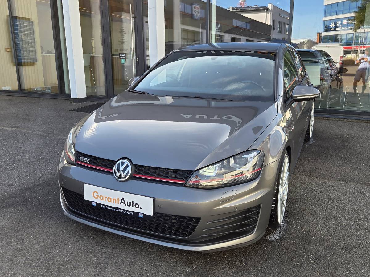Volkswagen Golf 2.0 GTI
