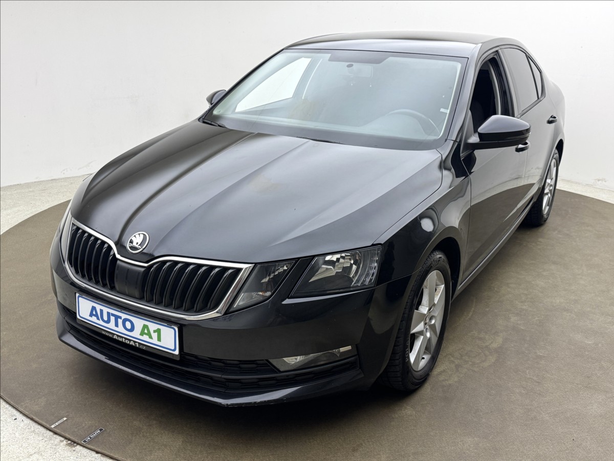 Škoda Octavia 1,6 DPH KLIMA LED VÝHŘEV ČR
