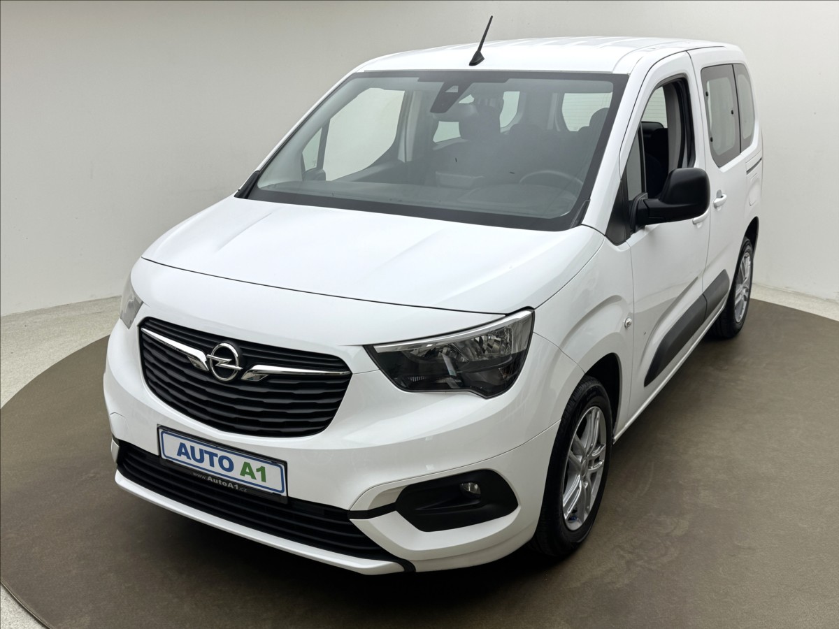 Opel Combo 1,2 81kW VÝHŘEV TAŽNÉ 1MAJ ČR