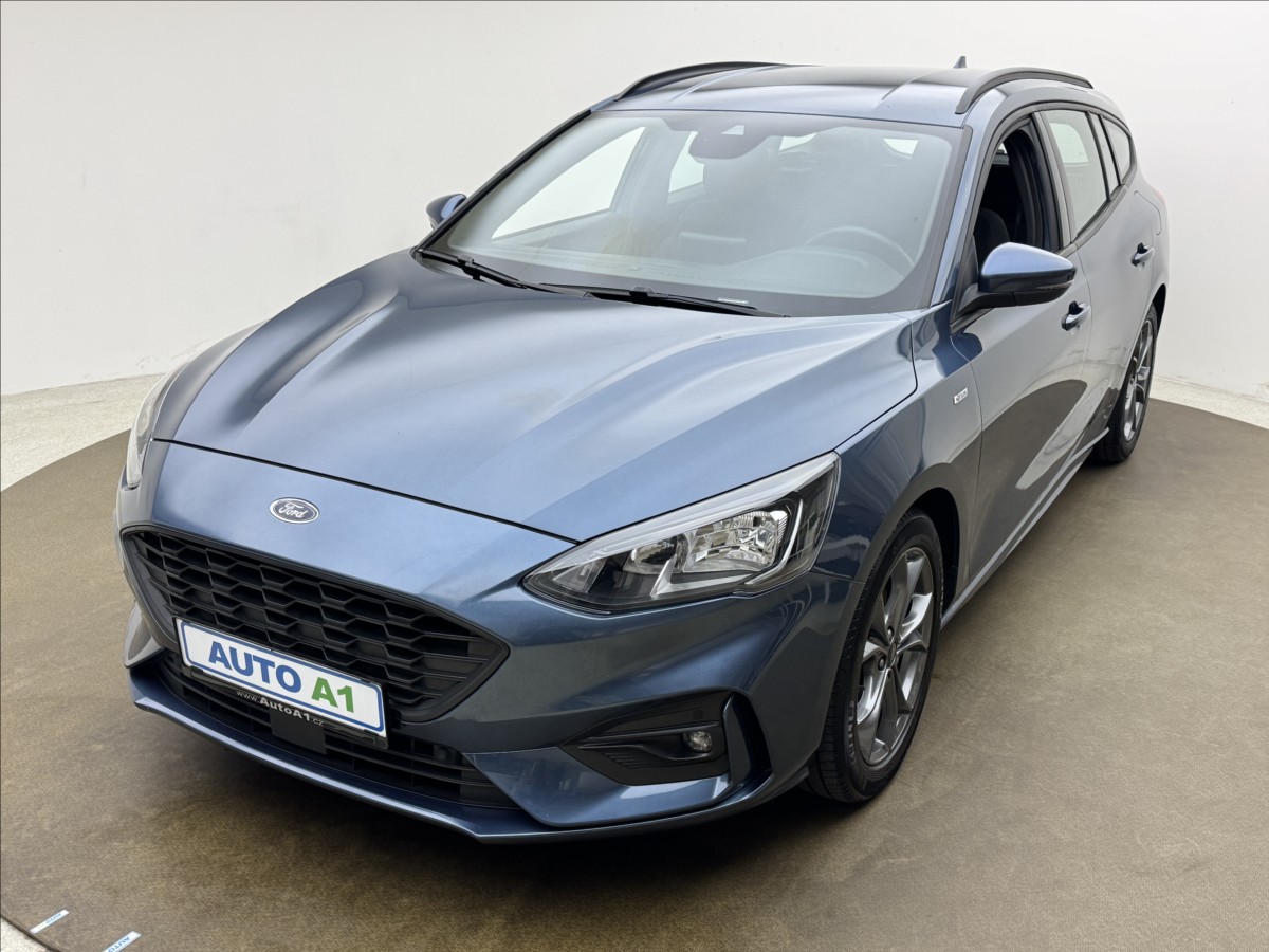 Ford Focus 1,5 ST-LINE ZÁRUKA LED 1MAJ ČR