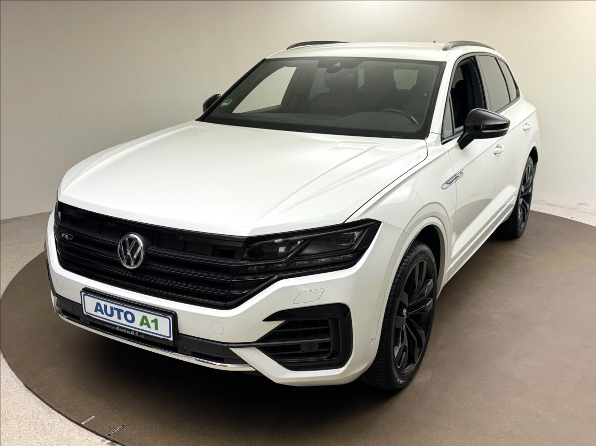 Volkswagen Touareg 3,0 R-LINE VZDUCH MASÁŽ NZTOP