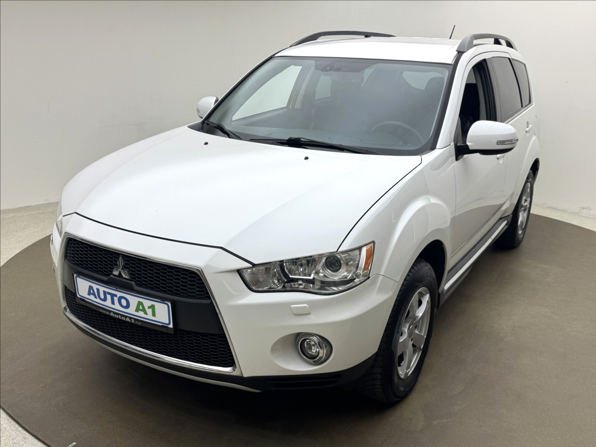 Mitsubishi Outlander 2,2 4WD AUTOMAT VÝHŘEV KAMERA