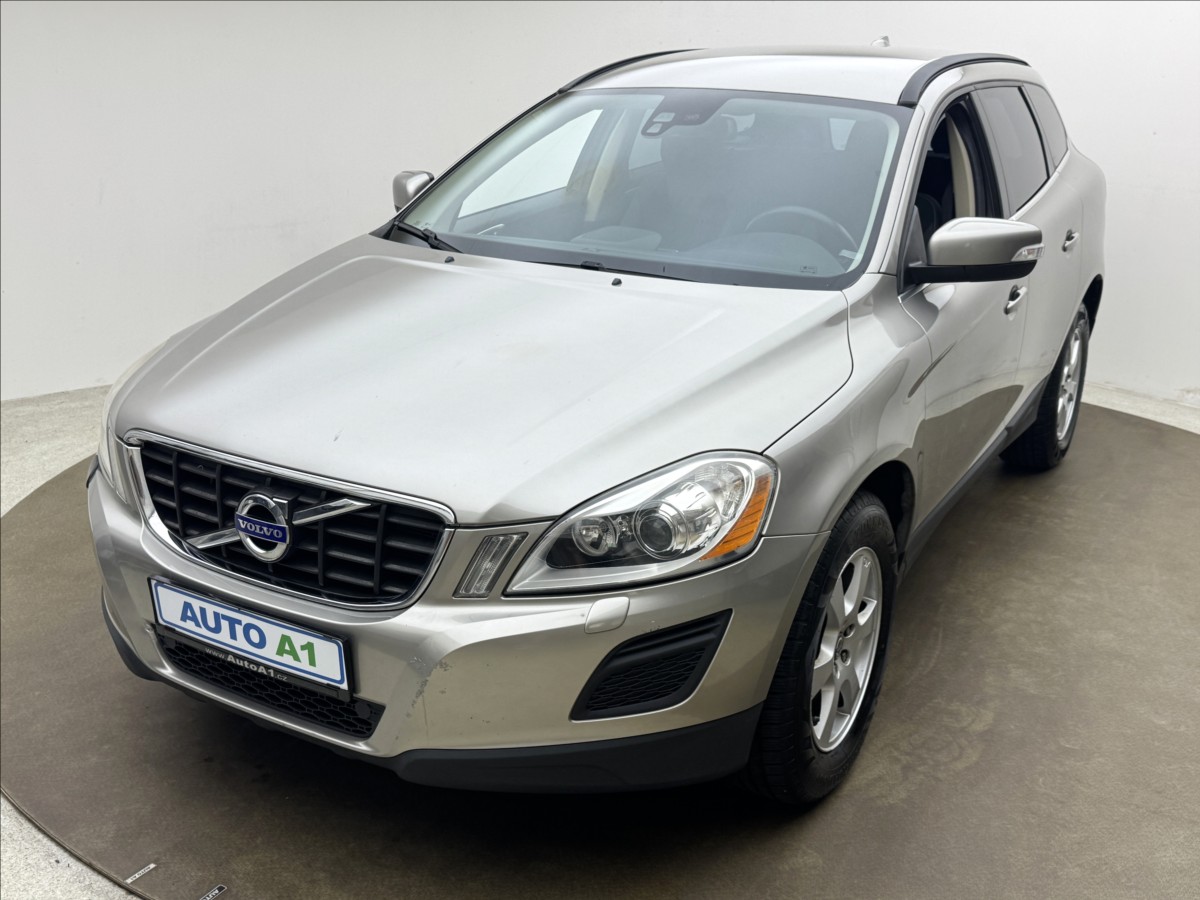 Volvo XC60 2,4 D3 4X4 AUT. VÝHŘEV LED ČR