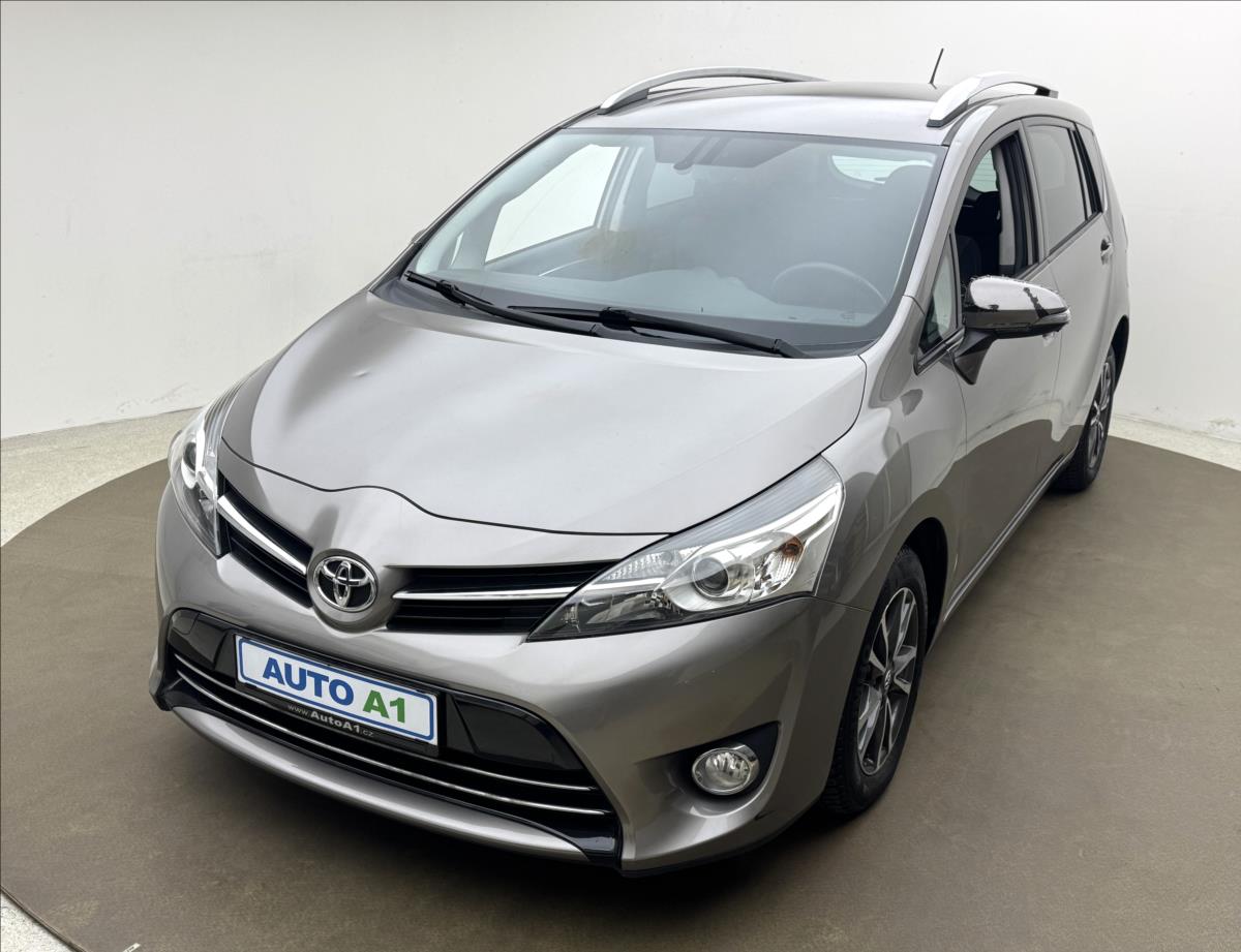 Toyota Verso 1,8 i VÝHŘEV AUTOMAT KAMERA CZ