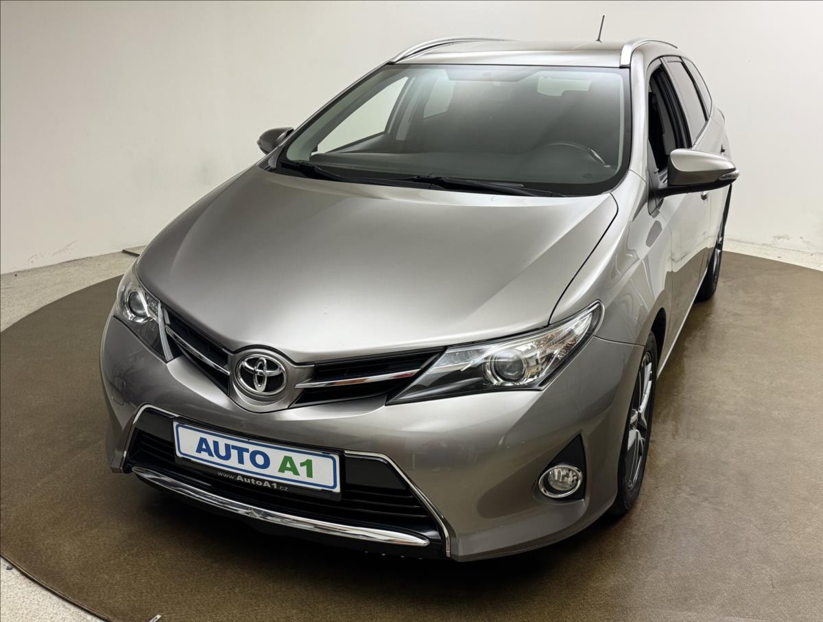 Toyota Auris 1,4 66kW NAVI KAMERA TAŽNÉ