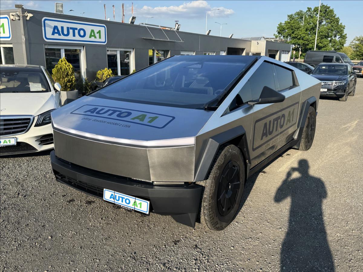 Tesla 621kW BEAST CYBERTRUCK