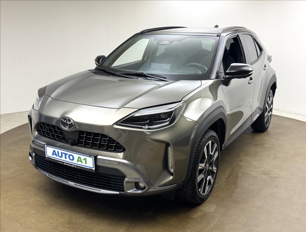 Toyota Yaris Cross 1,5 i ACC PANO HUD 360° DPH CZ