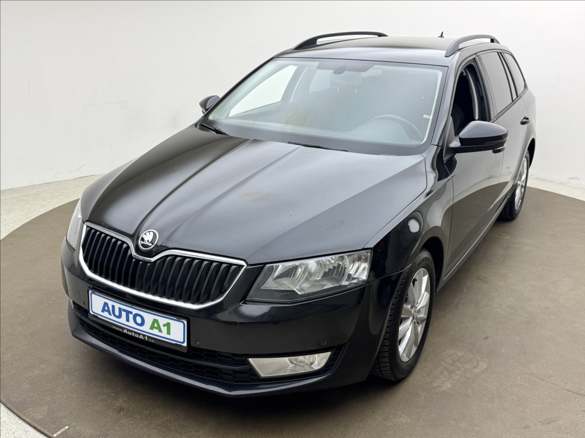Škoda Octavia 2,0 110kW DSG ALU VÝHŘEV ČR TZ