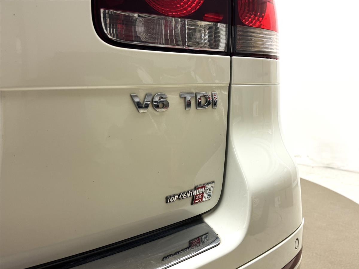 Volkswagen Touareg 3,0 R-LINE VZDUCH NZTOP CZ TZ
