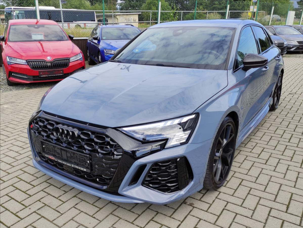 Audi RS 3 2,5 TFSi *CERAMIC*DYNAMIK +*B&