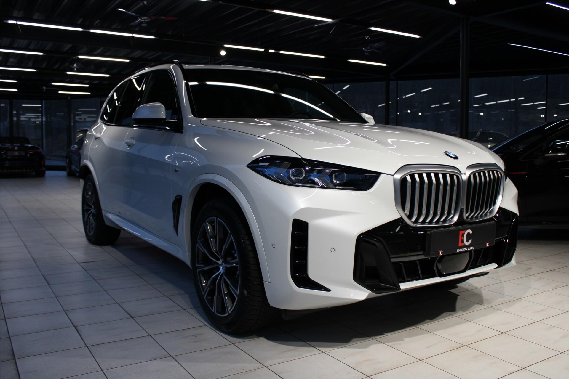 BMW X5 xDrive40i M Sport Pano / Tažné