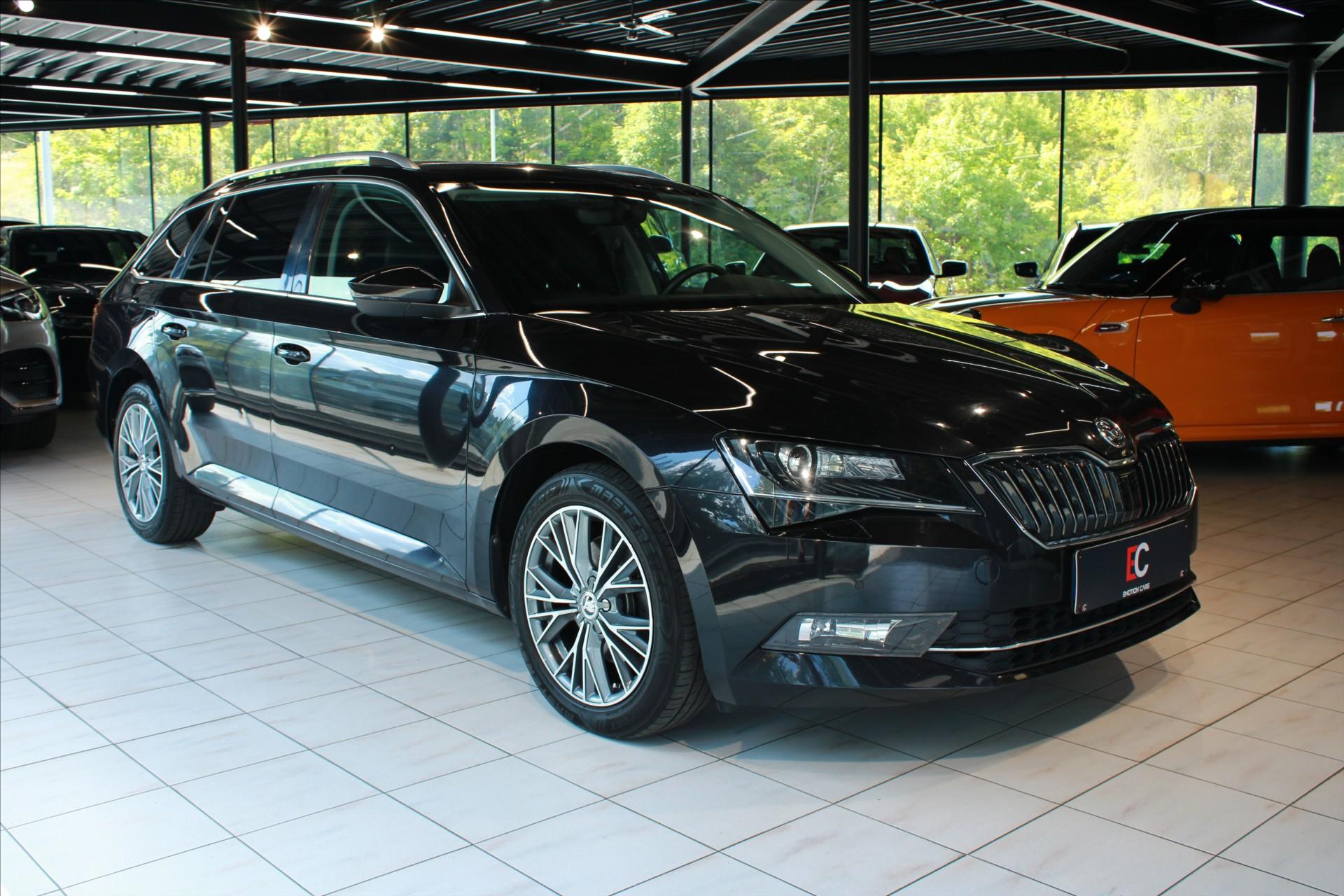 Škoda Superb 1.6 TDi Combi Navi / Tažné