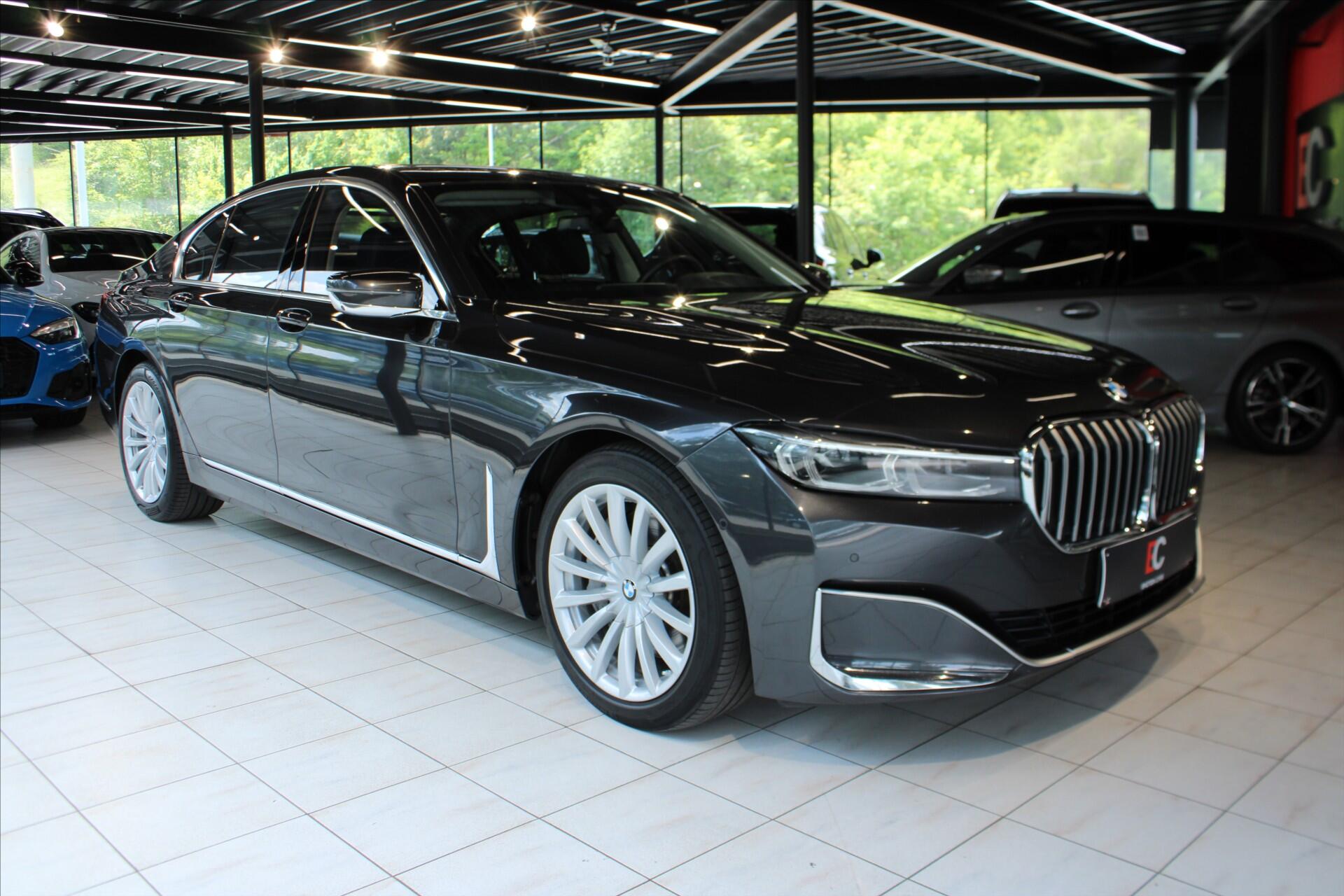BMW Řada 7 740d xDrive Masáž/NezTop/360°/