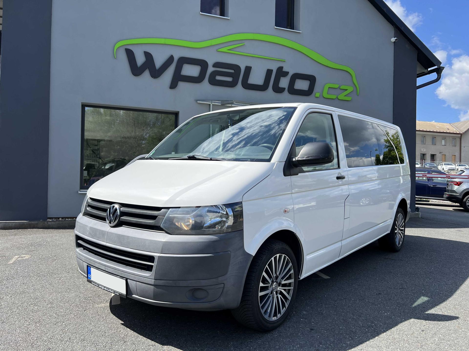 Volkswagen Transporter T5 facelift LONG 2.0 TDi 8MÍST