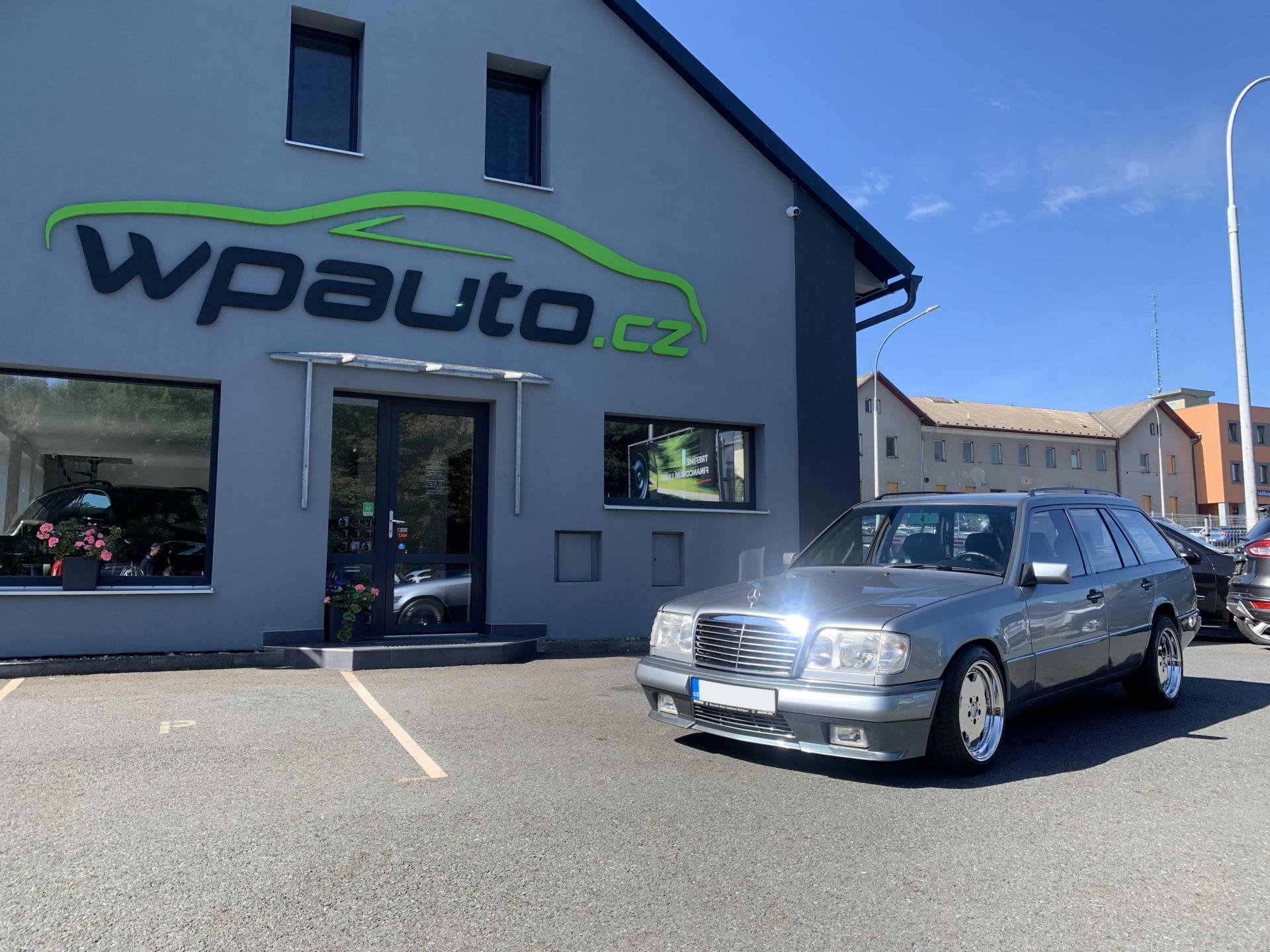 Mercedes-Benz 124 TOURING 300 DIESEL 136 PS