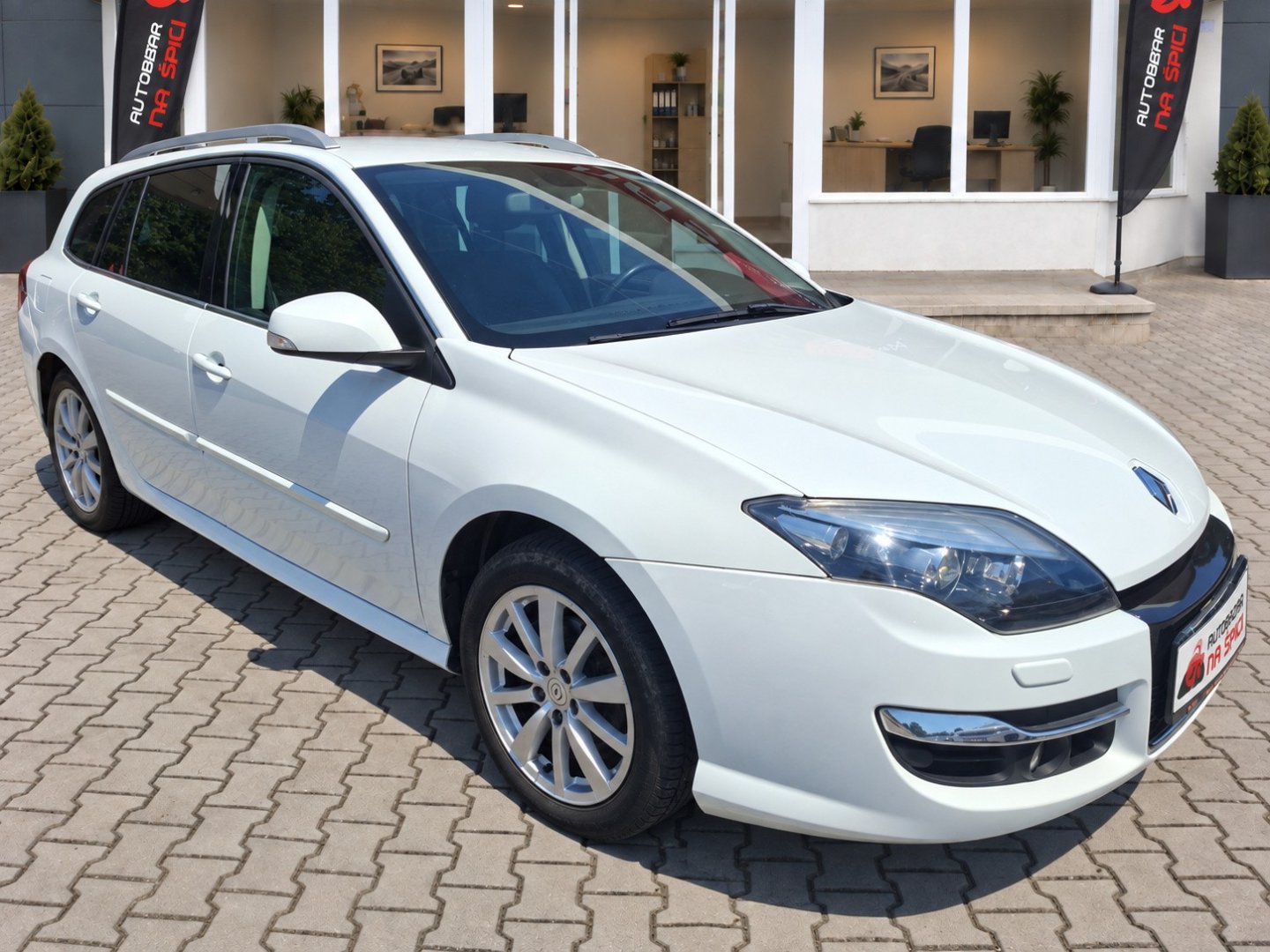 Renault Laguna 2.0dCi 110kW BLACK EDITION
