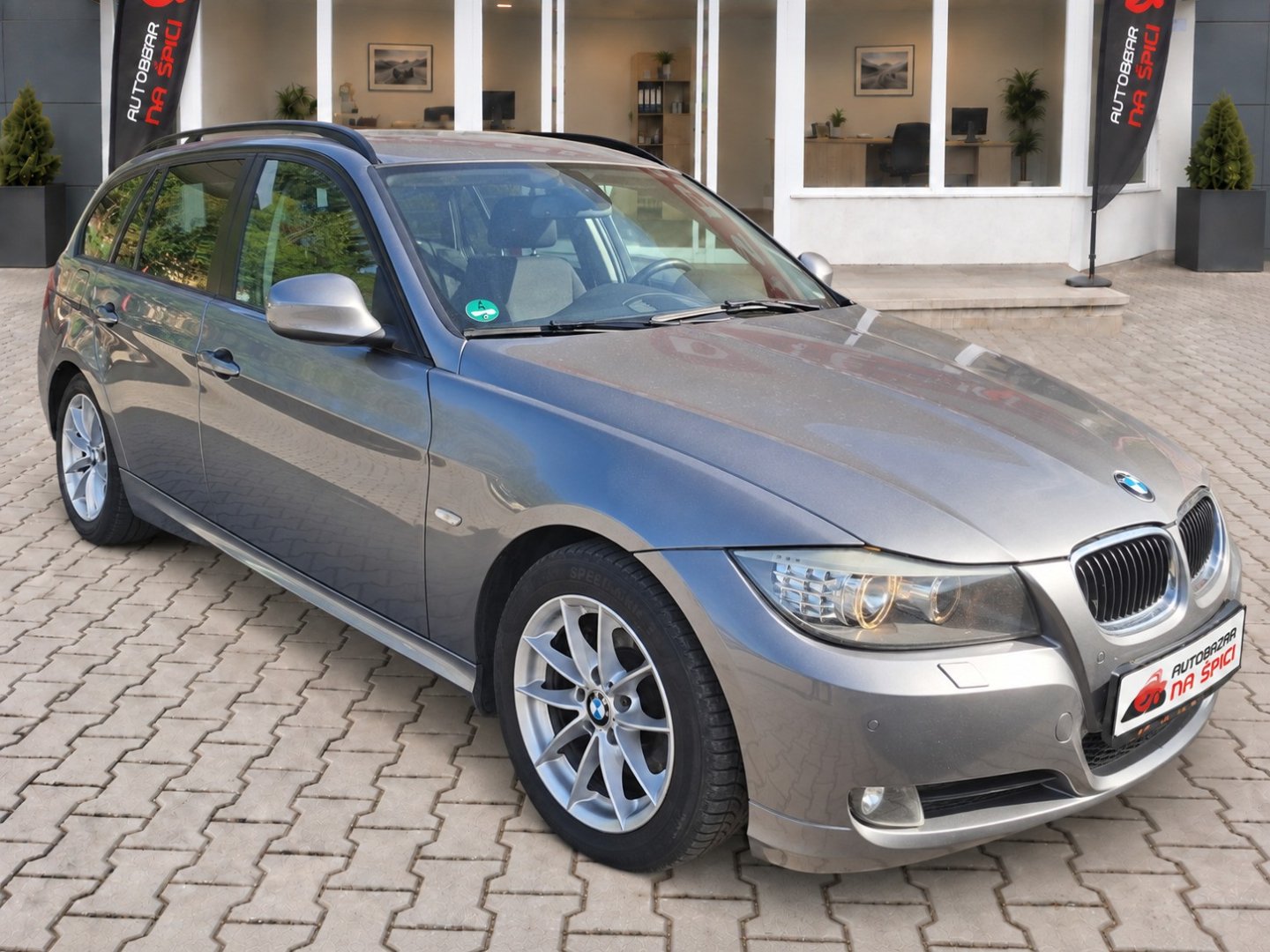 BMW Řada 3 320d 105kW 6MAN -NAVI-SENZORY