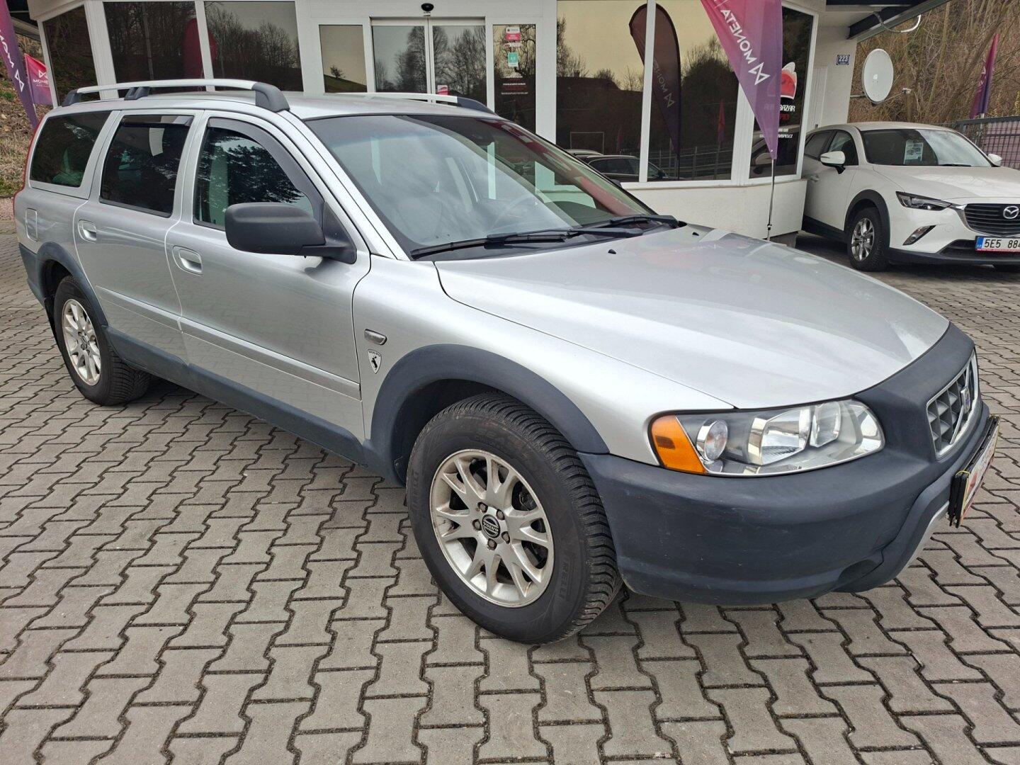 Volvo XC70 2.4 D5 120kW AWD -PLNÝ SERVIS!