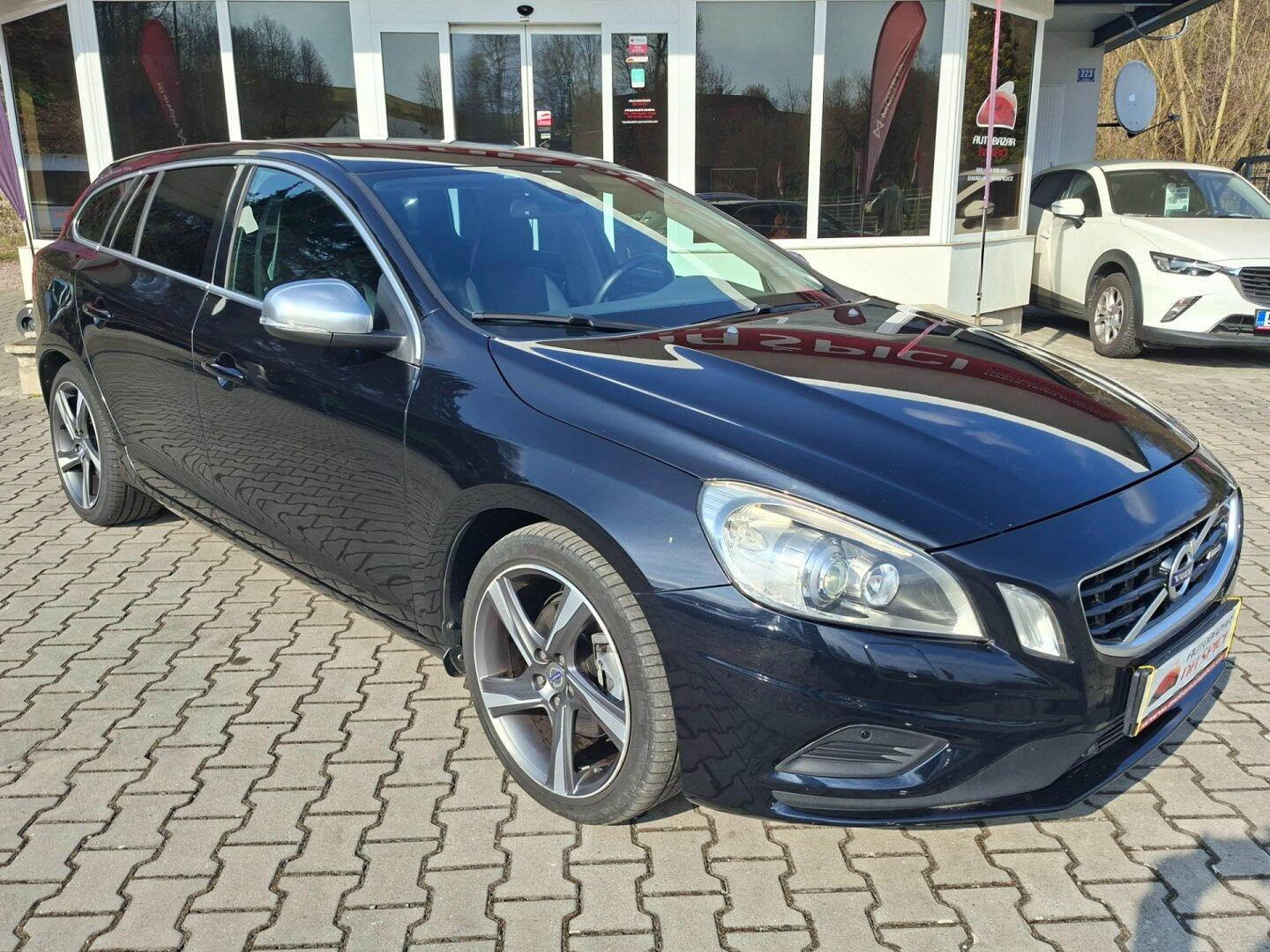 Volvo V60 2.0 D4 120kW R-DESIGN