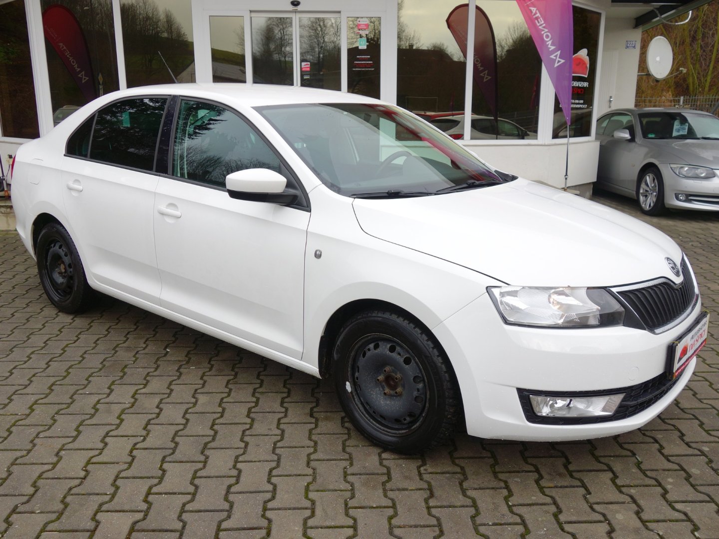 Škoda Rapid 1.6TDI 66kW -1.MAJITEL-S.KNIHA