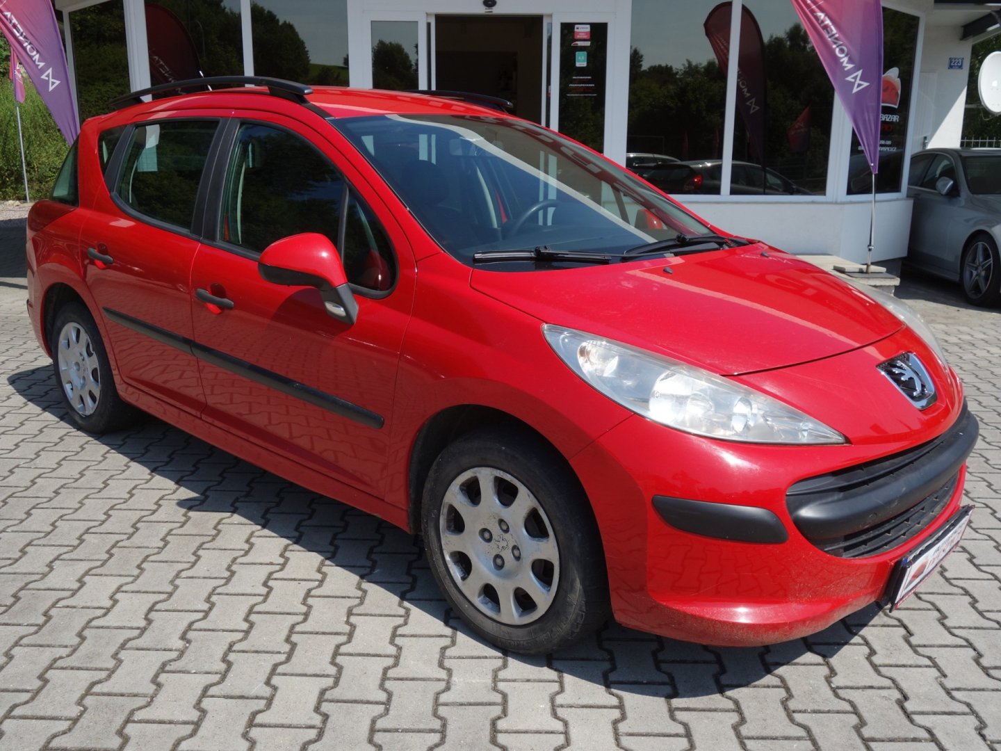 Peugeot 207 SW 1.4i 55kW URBAN -SERVISOVÁN