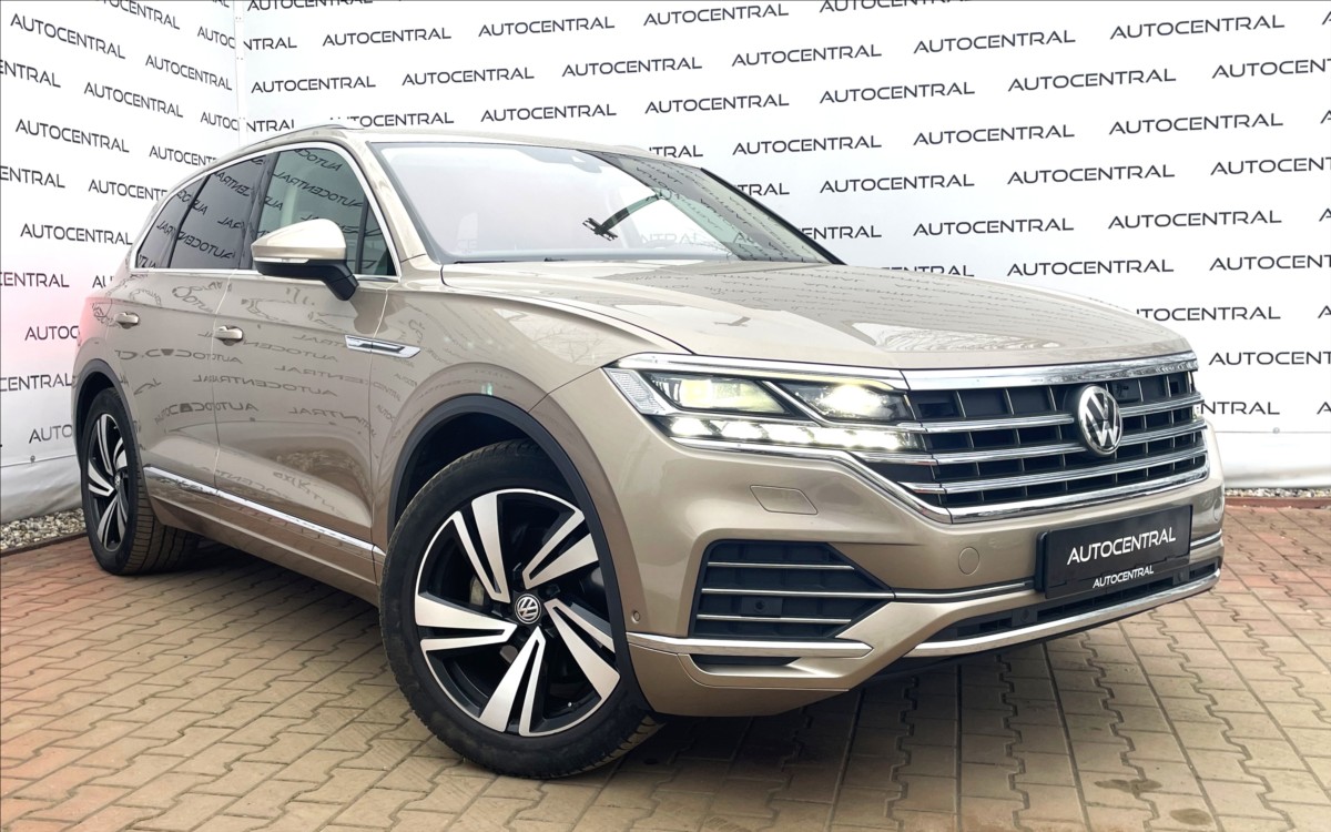 Volkswagen Touareg 3,0 TDi,4x4,210kW,WEBASTO,STK