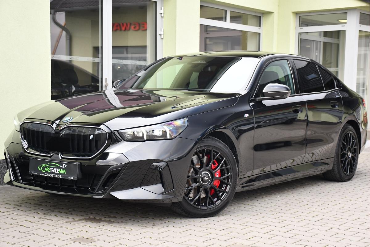 BMW i5 xDrive40 MSPORT B&W HUD TAŽNÉ