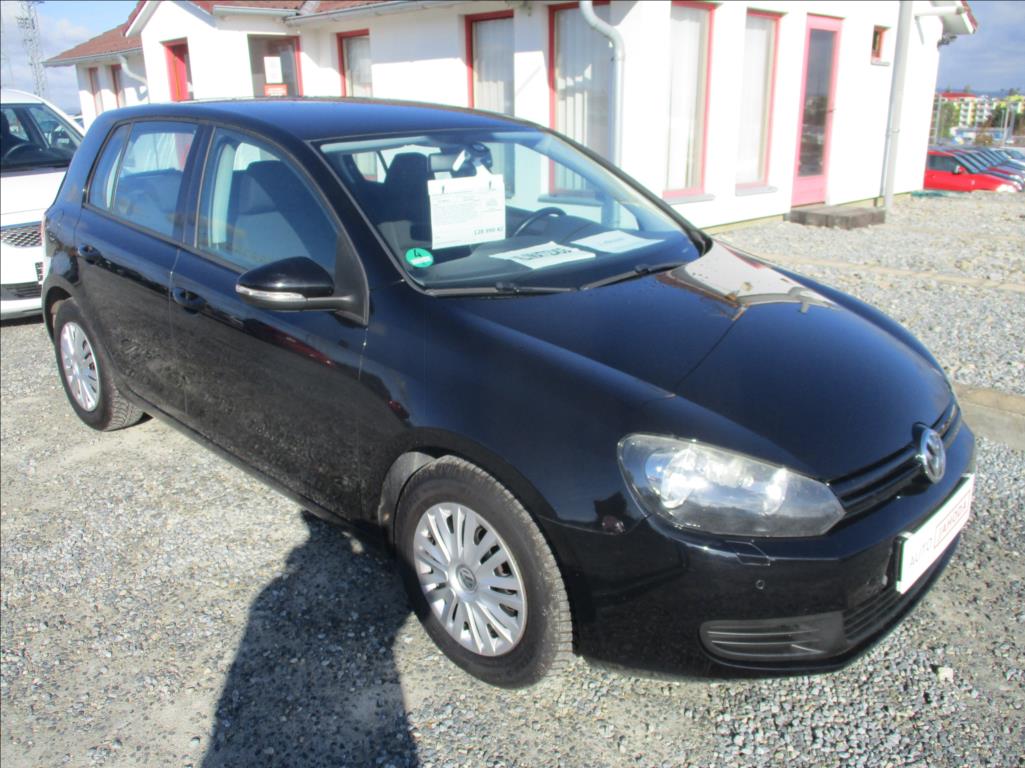Volkswagen Golf 1,6 i, klima,serviska,1.maj.,