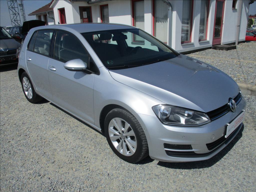 Volkswagen Golf 1,2 TSI,NAVI,digiklima,servis,