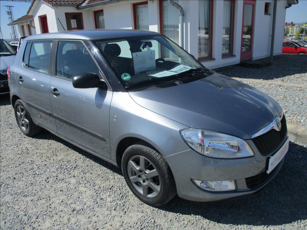 Škoda Fabia 1,4 16v, klima,serviska,tažné,