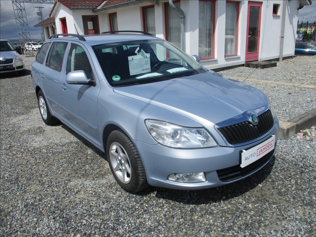 Škoda Octavia 1,2 TSI, klima,tažné,serviska,