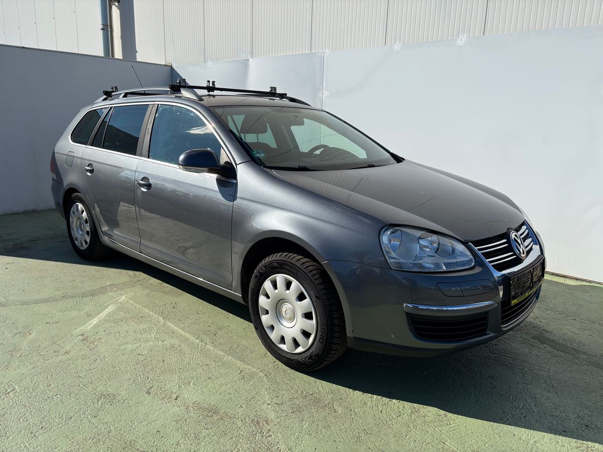 Volkswagen Golf 1.6i, 75kW, Klima, Výhřevy