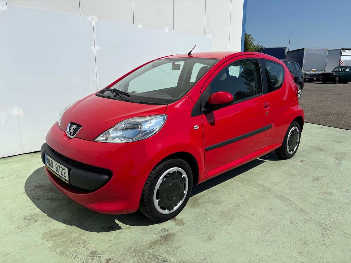 Peugeot 107 1.0i, 50kW, ČR