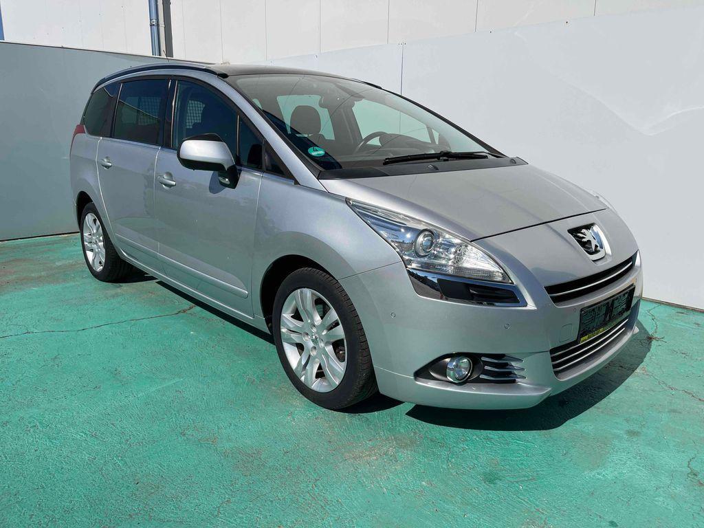 Peugeot 5008 2.0 HDi 110kW NAVI Panorama