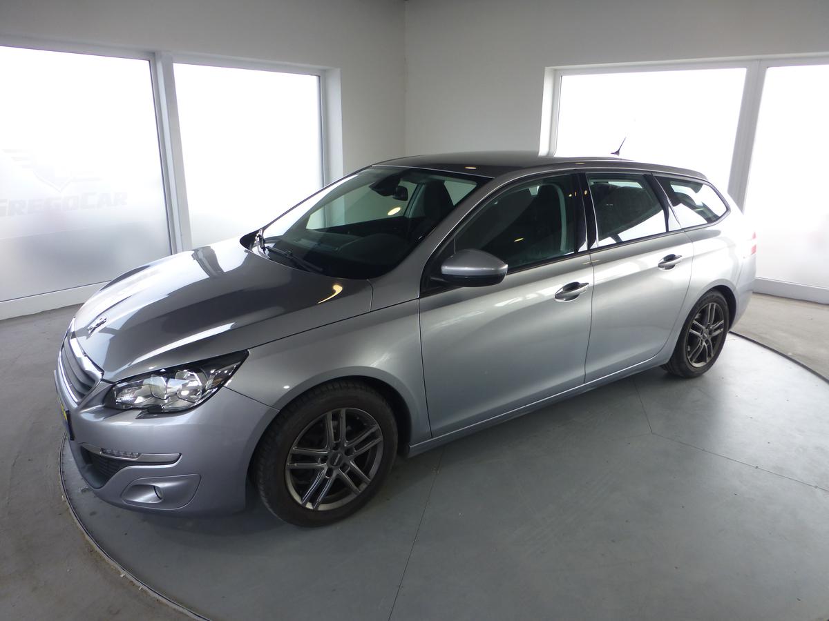 Peugeot 308 1,6HDI*NAVIGACE**PARKS**TAŽNÉ