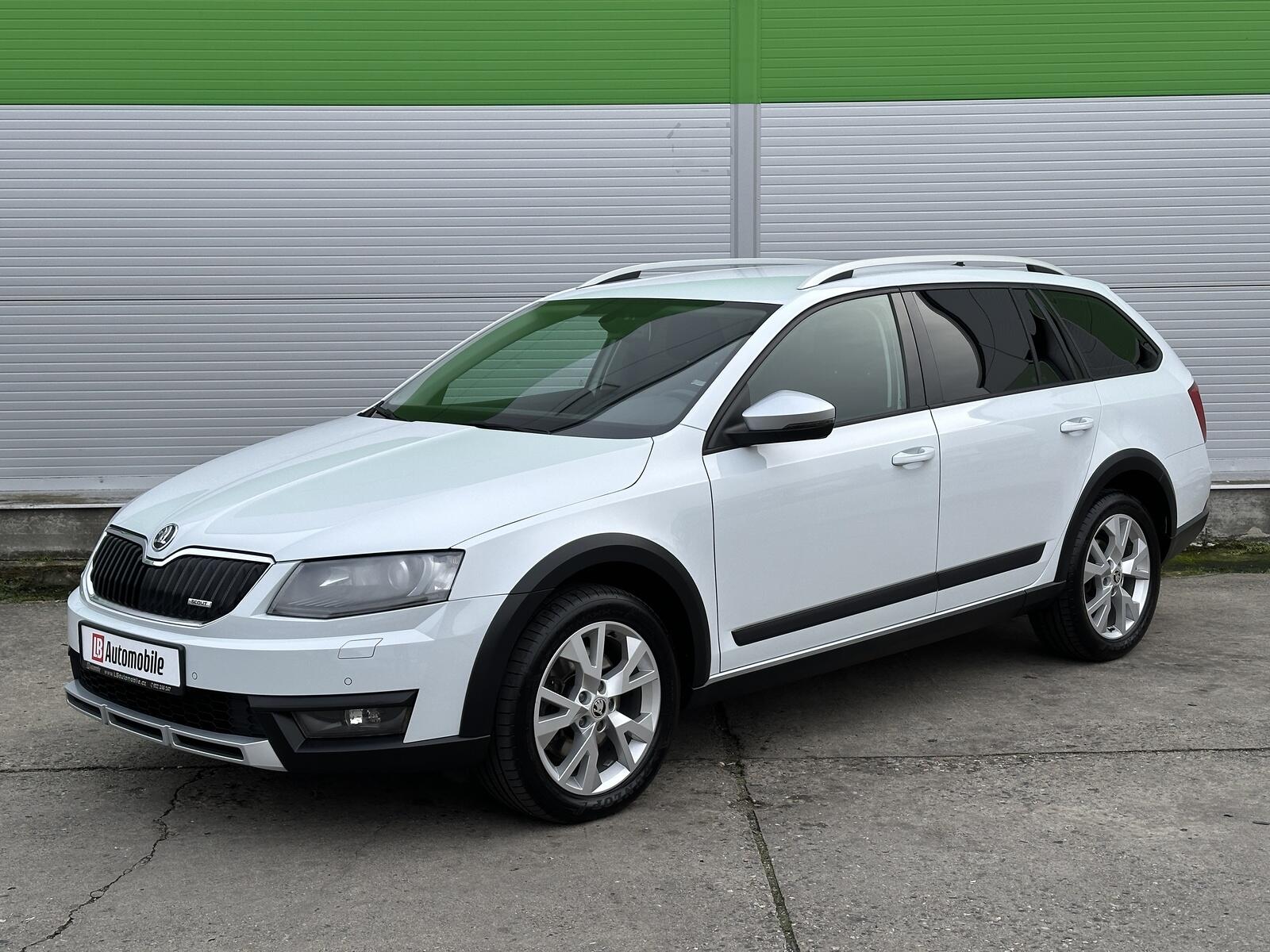 Škoda Octavia 2.0TDi 4x4 DSG Scout NAVI Temp