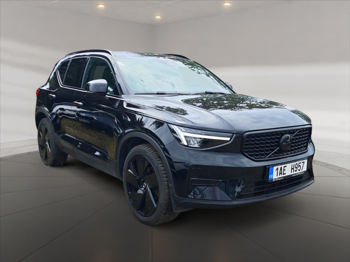 Volvo XC40 2,0 B4 Plus Black Edition AT