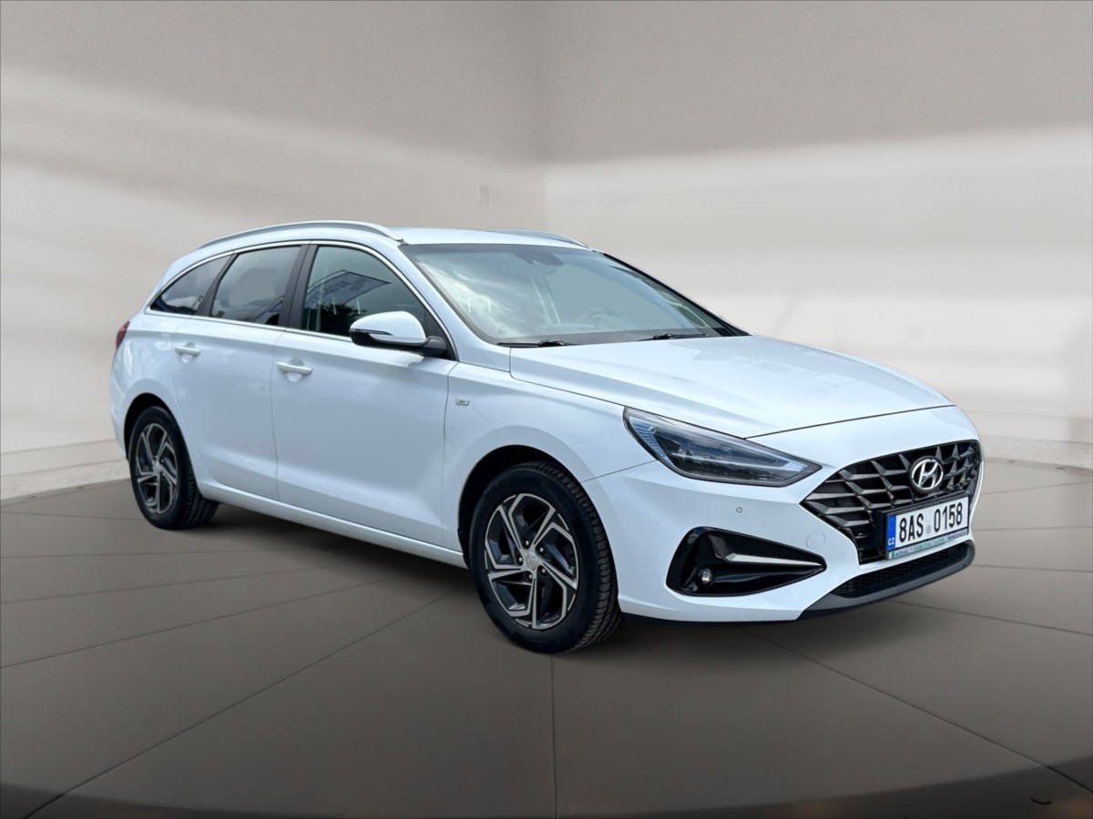 Hyundai i30 1,5 T-GDI M.Hyb Smart kom.