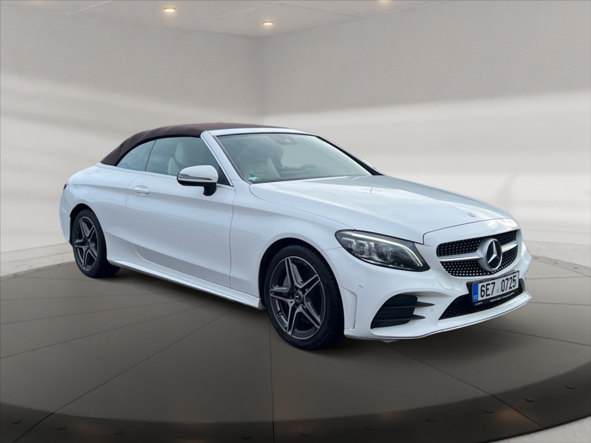 Mercedes-Benz Třídy C 2,0 300D AMG optik