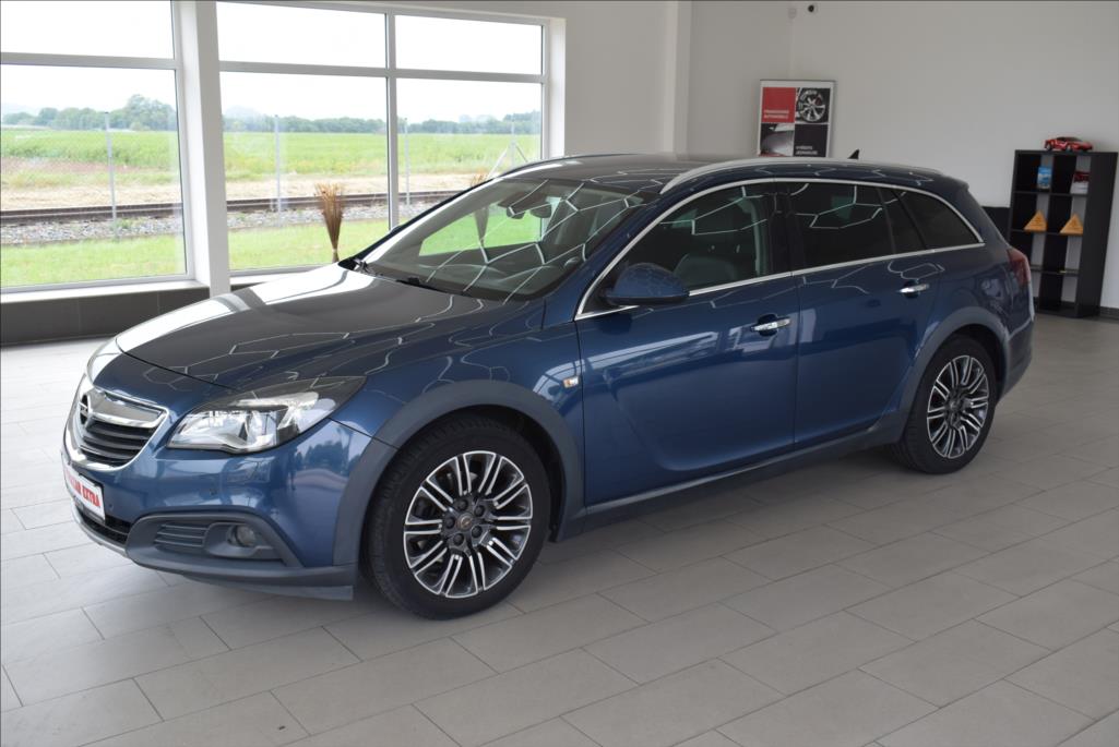 Opel Insignia 2,0 CTDi, 1.maj.4x4,NAVI,2xALU