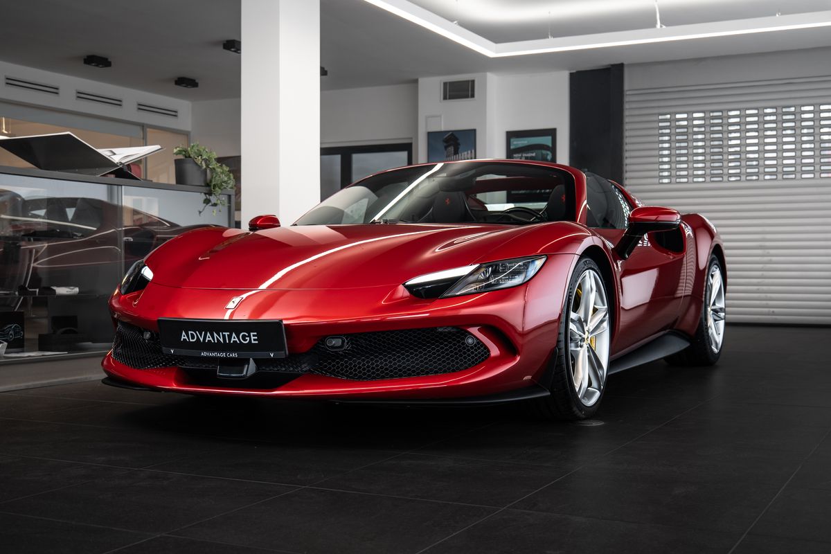 Ferrari 296 GTS Lift/CarPlay/Rosso imola