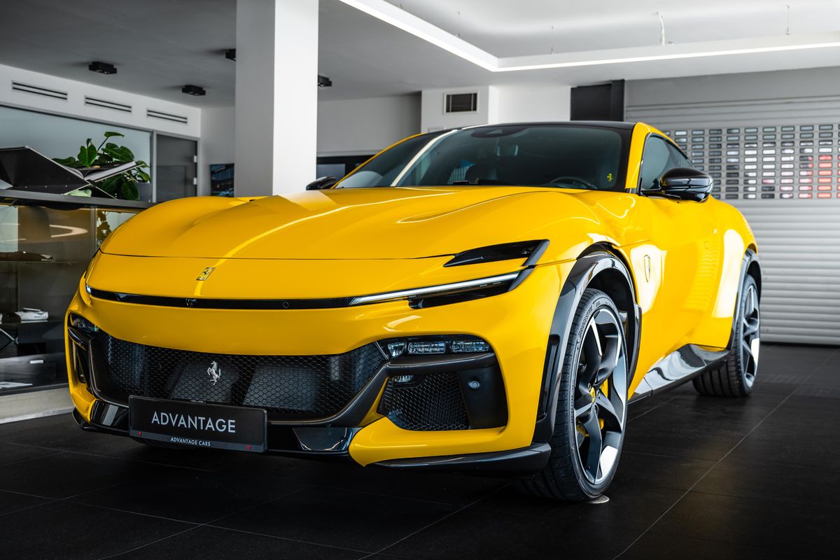 Ferrari Purosangue V12/SoftClose/Pano/Karbon